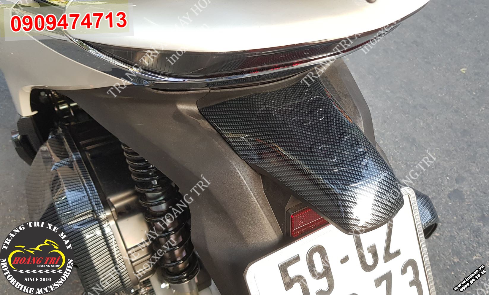 Ốp đuôi đèn Sh 2020 sơn Carbon